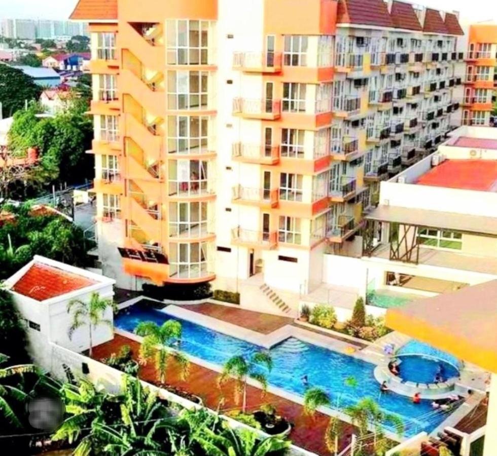 Paranaque City The Lancris Residences, 2 Bedrooms, 1 Bathroom, Living-Room, Kitchen & Pool Is Free المظهر الخارجي الصورة