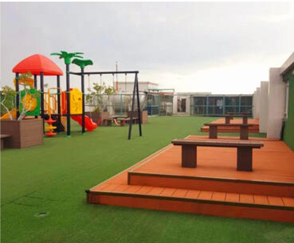 Paranaque City The Lancris Residences, 2 Bedrooms, 1 Bathroom, Living-Room, Kitchen & Pool Is Free المظهر الخارجي الصورة